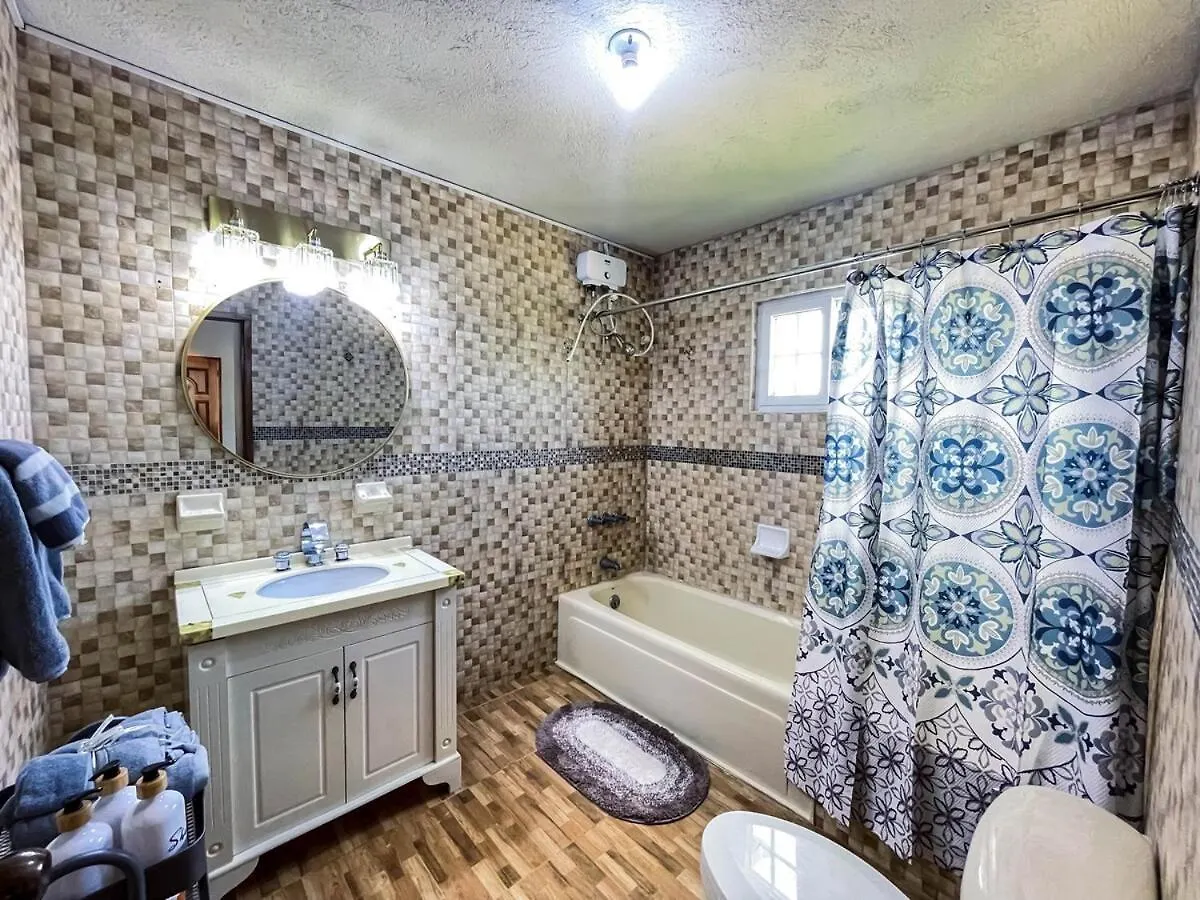 Sham Suite Boscobel Apartment